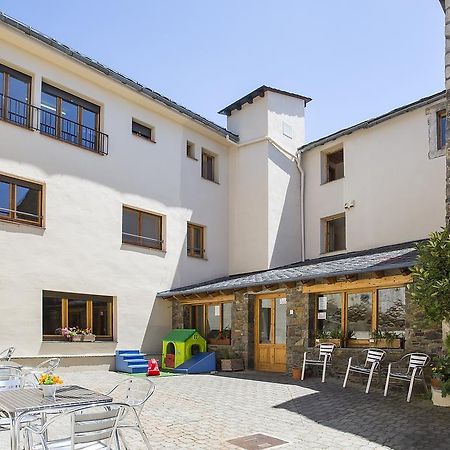 Alberg Anna Maria Janer Llivia Exterior foto